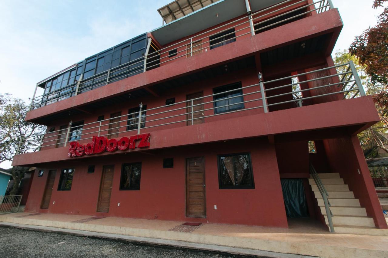 Reddoorz Plus At Malabag Silang - Vaccinated Staff Eksteriør billede